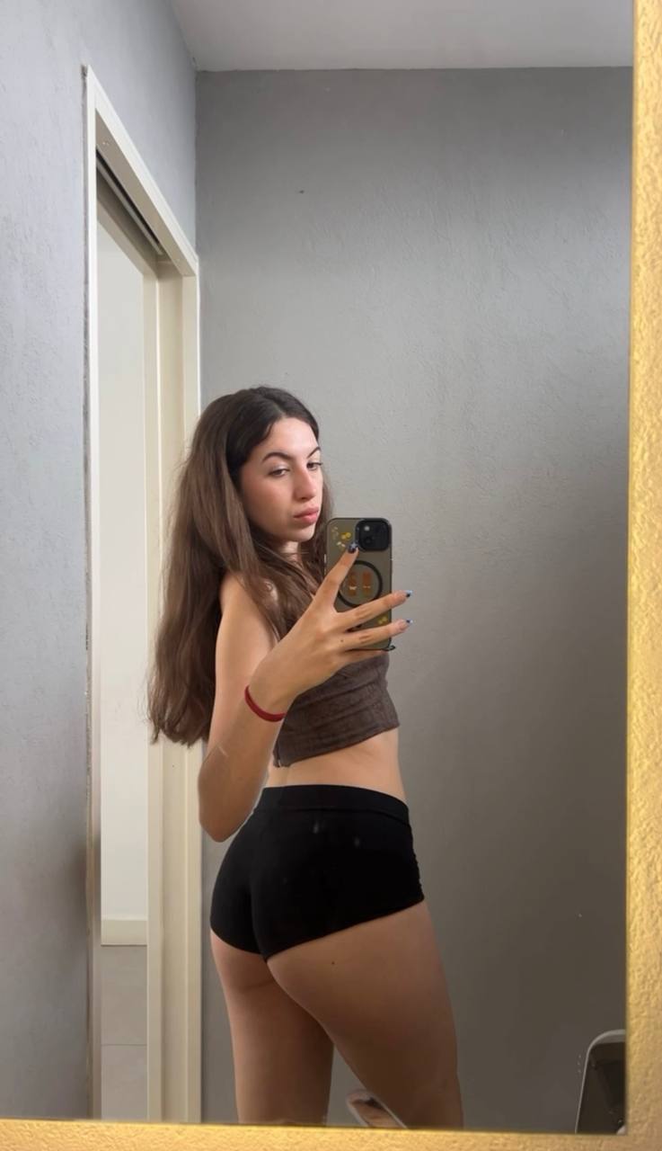 Amber in her underwear in Puente Alto