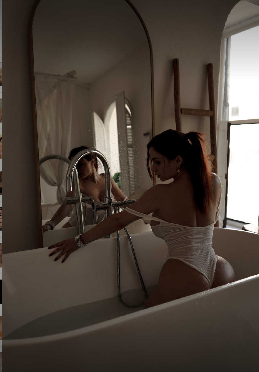 A playful frame from Miranda Faith nude — online in Puente Alto