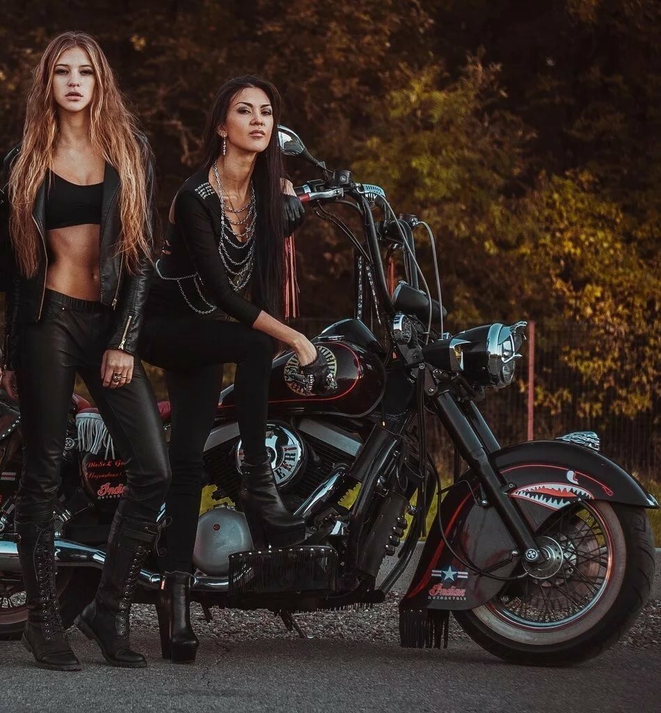 Beautiful girls and bikes in Puente Alto