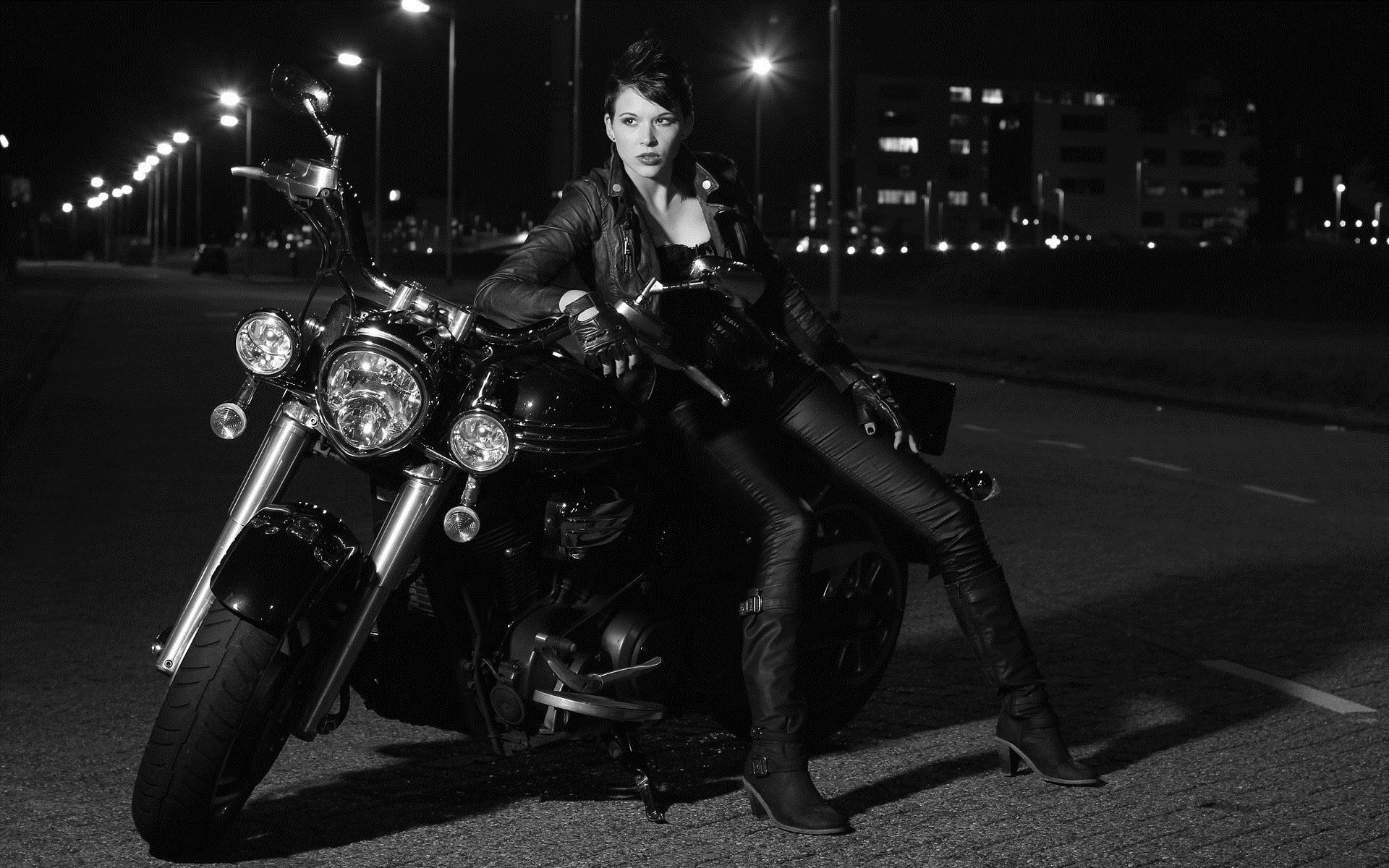 Photo Beautiful girls and motorcycles in Puente Alto