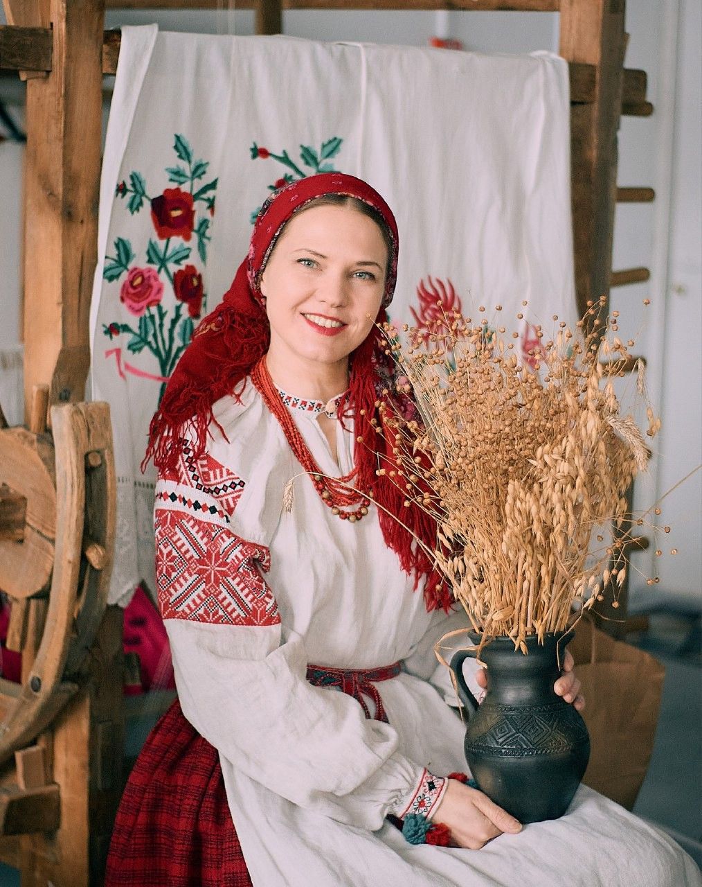 Women in Slavic costumes in Puente Alto