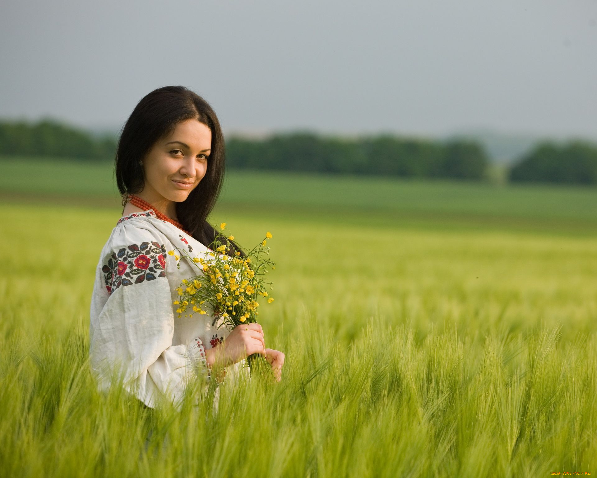 Women in Slavic costumes in Puente Alto