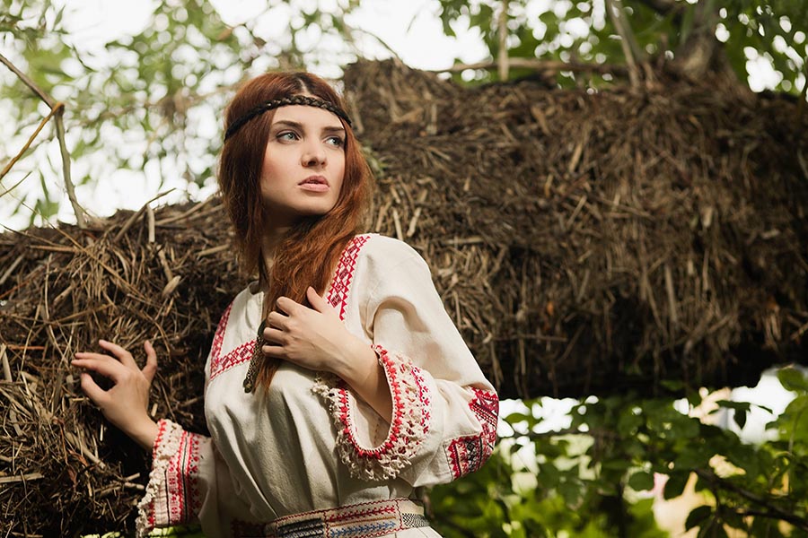 Women in Slavic costumes in Puente Alto