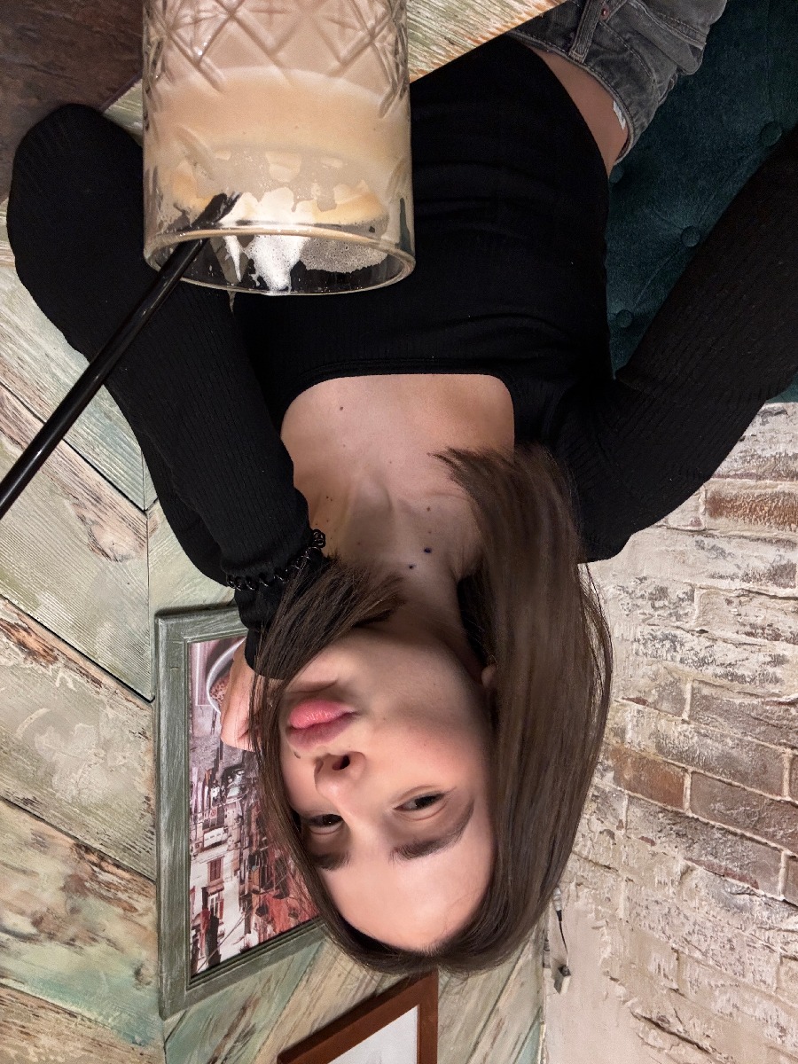 Fresh photos, fresh mood — Tina online in Puente Alto